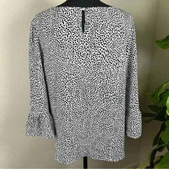Black White Women’s Animal Print Bell Sleeve Blouse - Picture 4 of 12